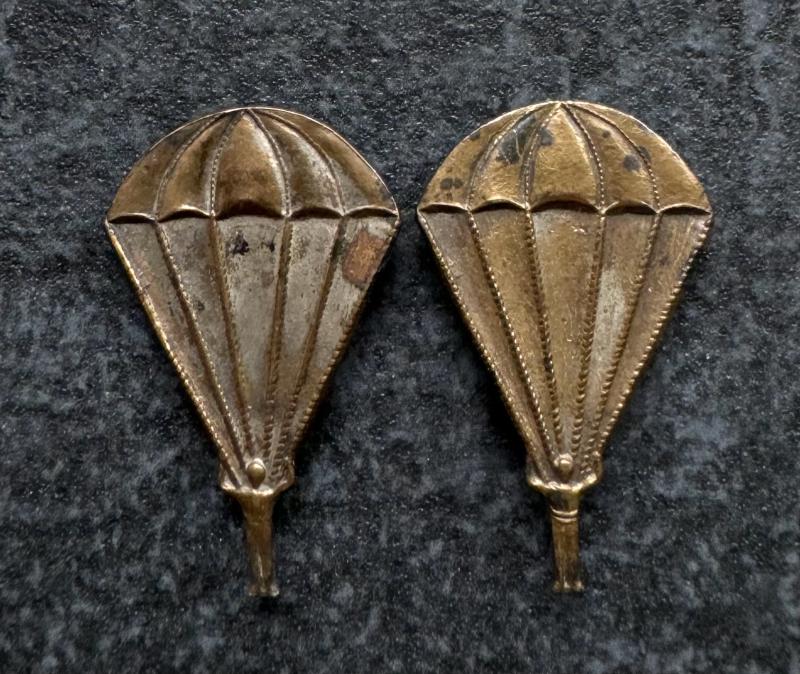 WW2 Polish Parachute Collar Kite Devices