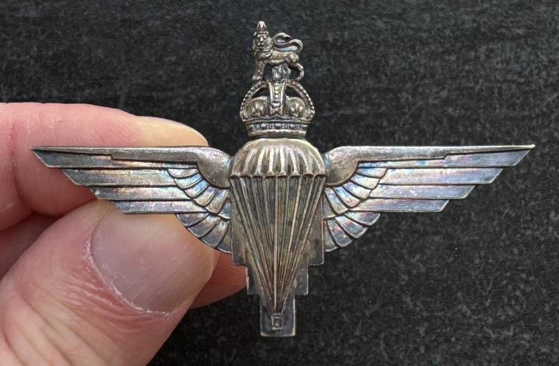 WW2 Parachute Regiment Officers Silver Cap Badge