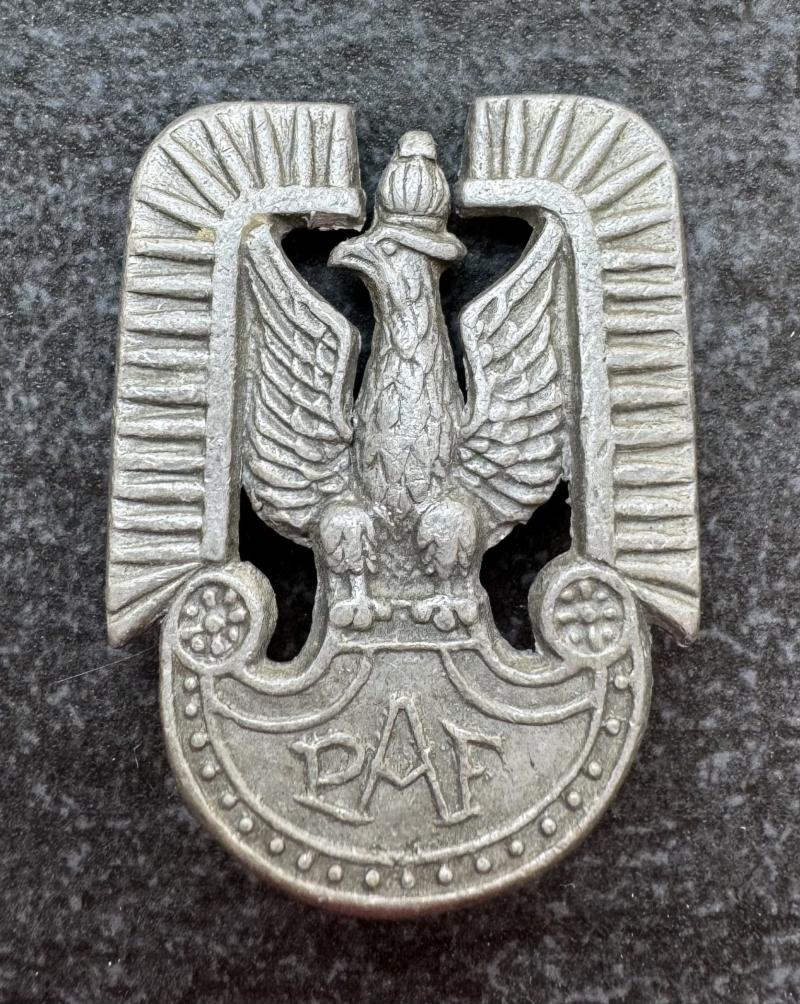 WW2 Polish Air Force Cap Badge